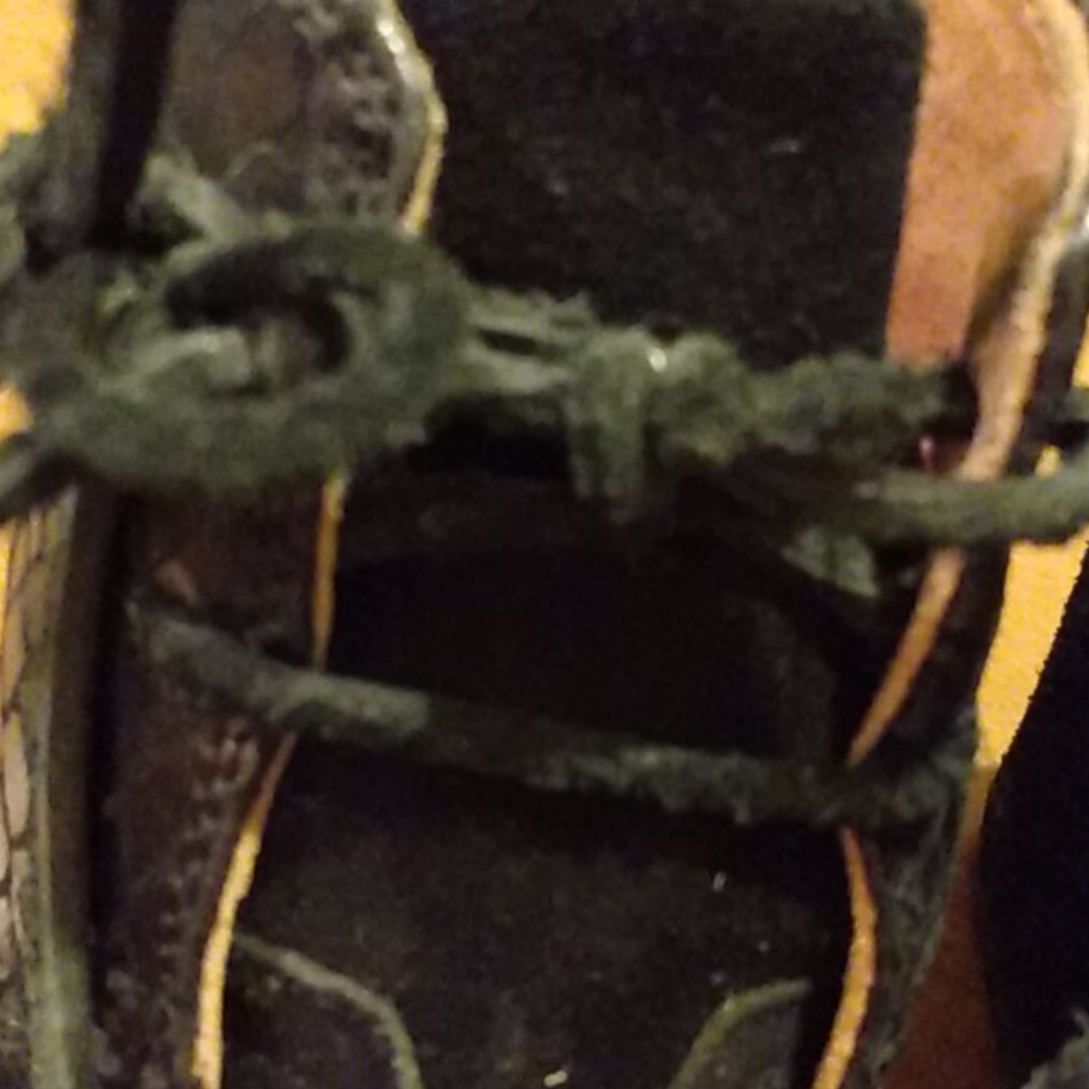 Shoes - Picture 6 of 6